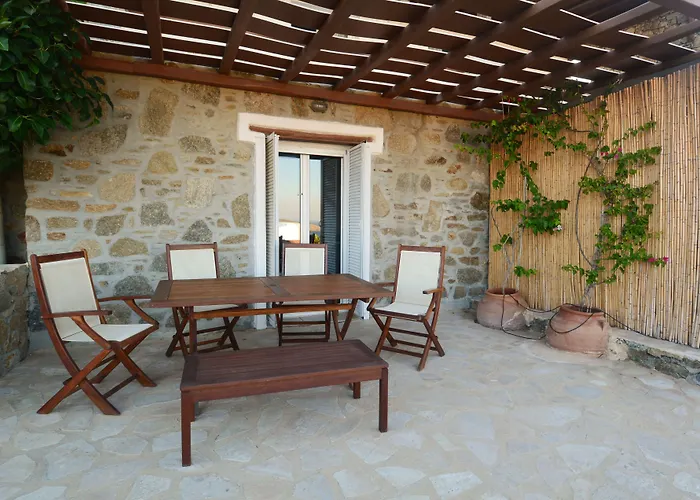 Panormos Village מלון